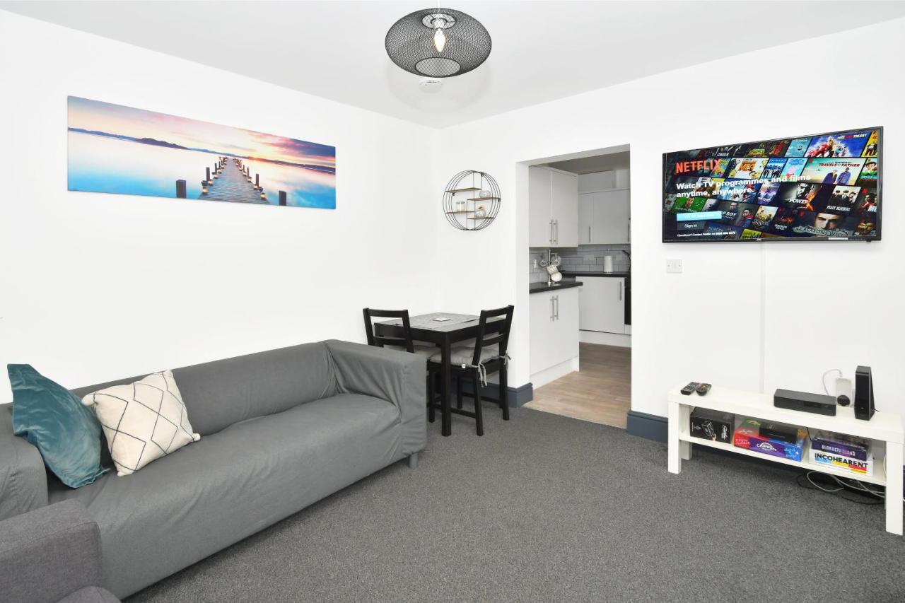 Townhouse @ Chiltern Place Newcastle Under Lyme Silverdale  外观 照片